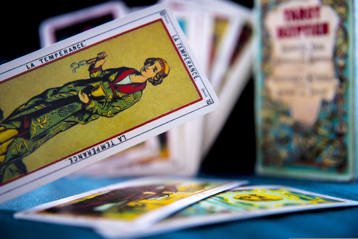 Einführung in die Welt der Tarotkarten – Dein Einstieg ins Mysterium